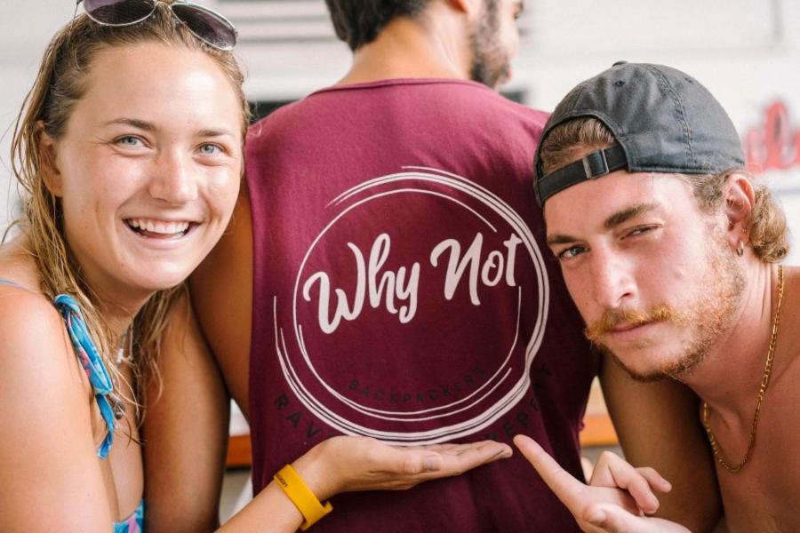 Why Not Backpackers Vandrarhem Mirissa Exteriör bild